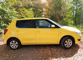 Образец цвета LF1F ZLUTA SPRINT/SPRINT GELB UNI на автомобиле - №3