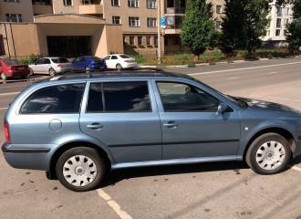 Образец цвета LF7U SEDA STONE/STONE GREY на автомобиле - №1