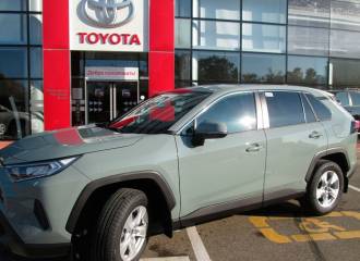 Образец цвета 6X3 URBAN KHAKI на автомобиле - №1