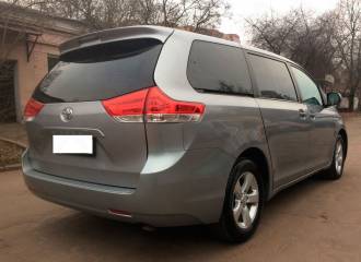 Образец цвета 1D6 SILVER на автомобиле - №3