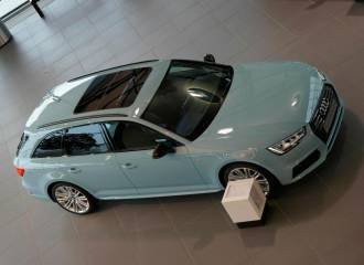 Образец цвета 5703 MEISSENBLAU на автомобиле - №3