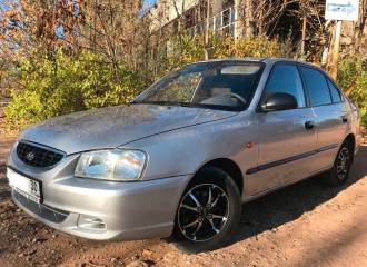 Образец цвета S09 SILVER FROST на автомобиле - №1