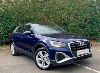 Образец цвета LX5H NAVARRABLAU на автомобиле - №2