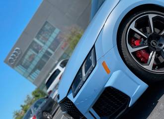 Образец цвета AM6003 FROSTED GLASS BLUE (ASTON MARTIN) на автомобиле - №1