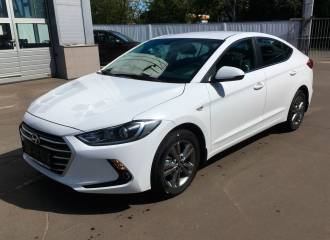 Образец цвета WAW CERAMIC WHITE на автомобиле - №1