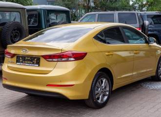 Образец цвета WY7 BLAZING YELLOW на автомобиле - №3