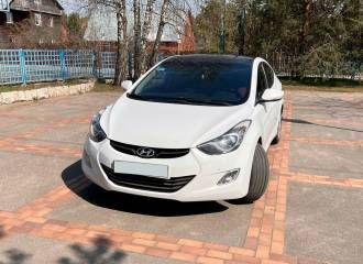 Образец цвета YAC CREAMY WHITE на автомобиле - №0