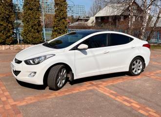 Образец цвета YAC CREAMY WHITE на автомобиле - №2