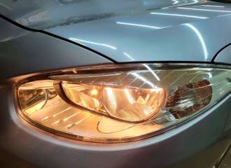 Образец цвета RNR BLEU ECUME на автомобиле - №1