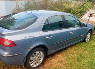 Образец цвета RNR BLEU ECUME на автомобиле - №3