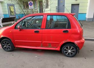 Образец цвета DQ FLANGE RED на автомобиле - №1