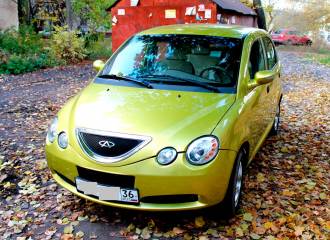 Образец цвета ED APRICOT YELLOW на автомобиле - №0