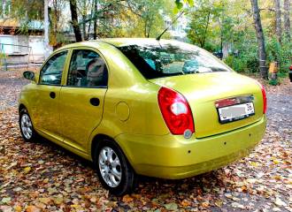 Образец цвета ED APRICOT YELLOW на автомобиле - №3