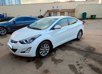 Образец цвета PYW POLAR WHITE на автомобиле - №0