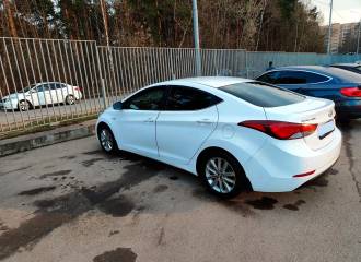 Образец цвета PYW POLAR WHITE на автомобиле - №2