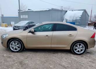 Образец цвета 703 ELECTRUM GOLD на автомобиле - №1