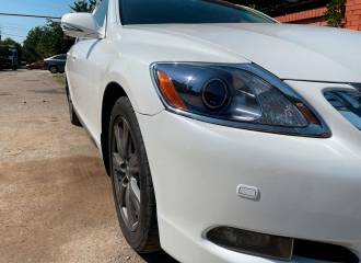 Образец цвета 074 BLUISH CRYSTAL SHINE на автомобиле - №2