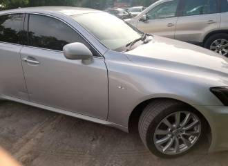 Образец цвета 1G1 SILVER на автомобиле - №2