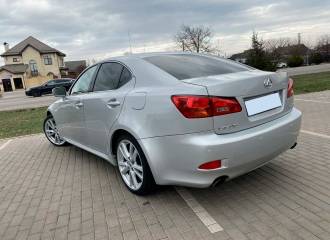 Образец цвета 1F2 PREMIUM SILVER на автомобиле - №3