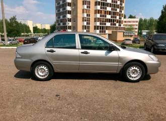 Образец цвета A26 CORONADO SILVER на автомобиле - №1