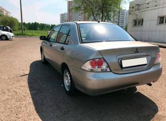 Образец цвета A26 CORONADO SILVER на автомобиле - №2