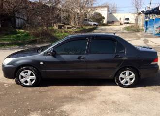 Образец цвета A02 EISEN GREY на автомобиле - №3