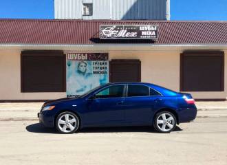 Образец цвета 8T5 DARK BLUE на автомобиле - №2