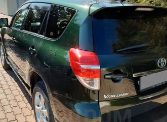 Образец цвета 6V4 DARK GREEN на автомобиле - №1