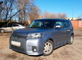 Образец цвета 8T4 BLUE на автомобиле - №1