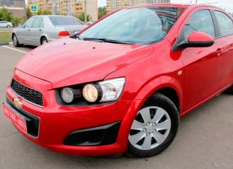 Образец цвета 71U SUPER RED на автомобиле - №1