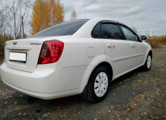 Образец цвета 11U GALAXY WHITE на автомобиле - №2