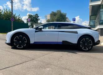 Образец цвета GH10 CRYOLITE BLUE на автомобиле - №2