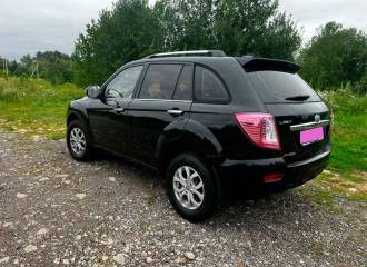 Образец цвета LC9X BLACK на автомобиле - №2