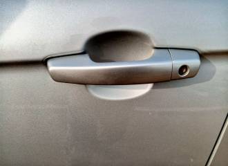 Образец цвета SILVER на автомобиле - №3