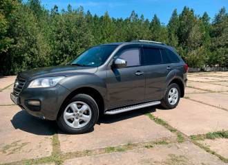 Образец цвета GREY на автомобиле - №1