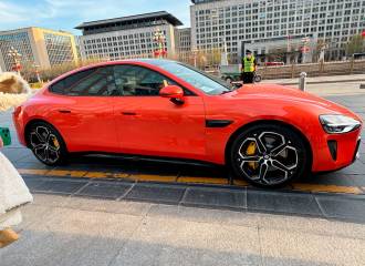 Образец цвета O01 ORANGE на автомобиле - №1