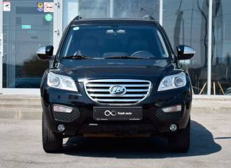 Образец цвета BLACK на автомобиле - №0