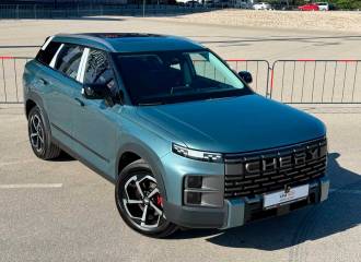 Образец цвета UD OLIVE GREY на автомобиле - №1