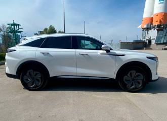 Образец цвета CRYSTAL WHITE PEARL на автомобиле - №1