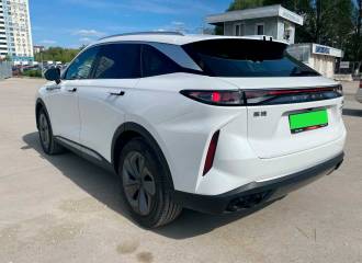 Образец цвета CRYSTAL WHITE PEARL на автомобиле - №2