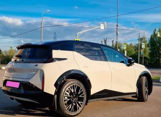 Образец цвета K34 PALACE BEIGE на автомобиле - №3