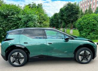 Образец цвета I45 LACOUER GREEN на автомобиле - №2