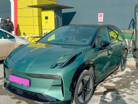 ZEEKR I45 | LACOUER GREEN (HANGZHOU GREEN, PINE GREEN, 杭青绿) 3