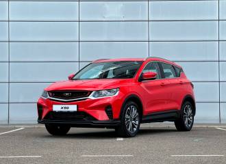 Образец цвета E32 BRIGHT VERMILION на автомобиле - №1