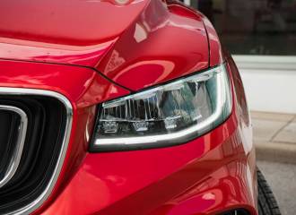 Образец цвета E20 MARS RED на автомобиле - №2