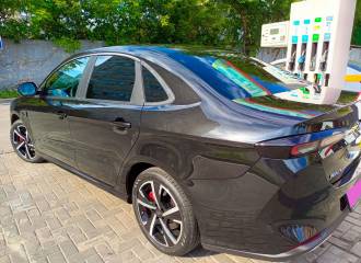 Образец цвета CA ЧЕРНЫЙ ОБСИДИАН на автомобиле - №1