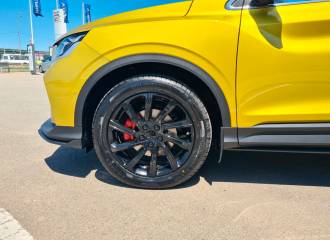 Образец цвета N79 HAYATE YELLOW на автомобиле - №2