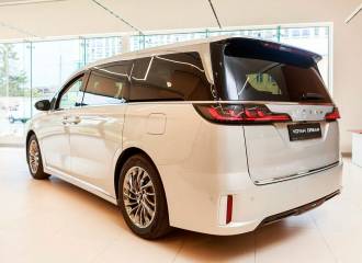 Образец цвета BS01 MOON SILVER на автомобиле - №2