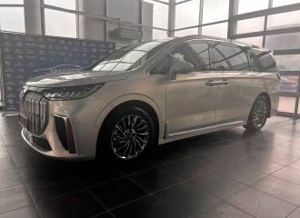 Образец цвета BH02 OBSIDIAN GOLD на автомобиле - №1