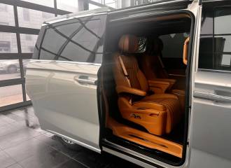 Образец цвета BH02 OBSIDIAN GOLD на автомобиле - №3